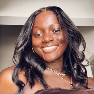 Meet your Posher, Mia